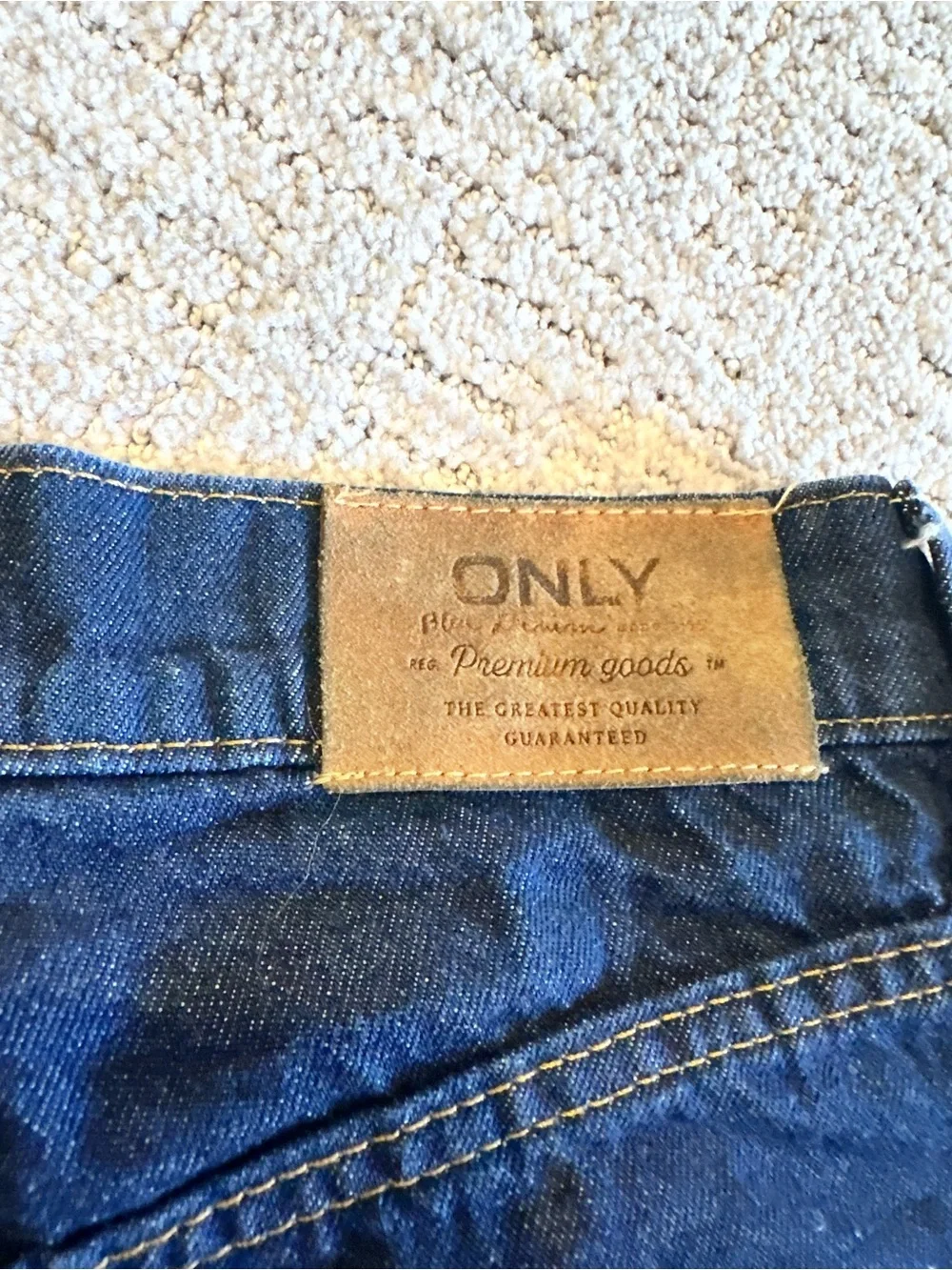 Classic High-Rise Blue Jeans - Versatile Everyday Style - Picture 12 of 14
